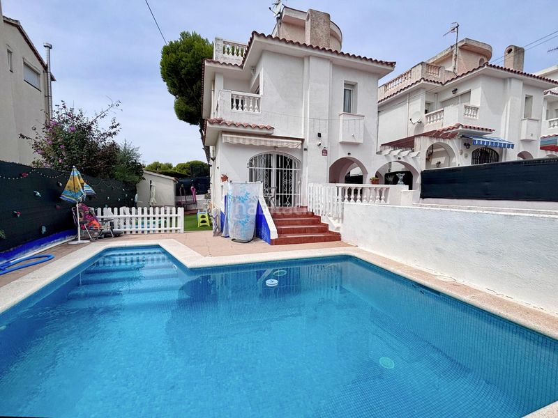 Foto fc544eb3-f433-436f-a221-9be9d7843d45. Casa a Cunit residencial Cunit