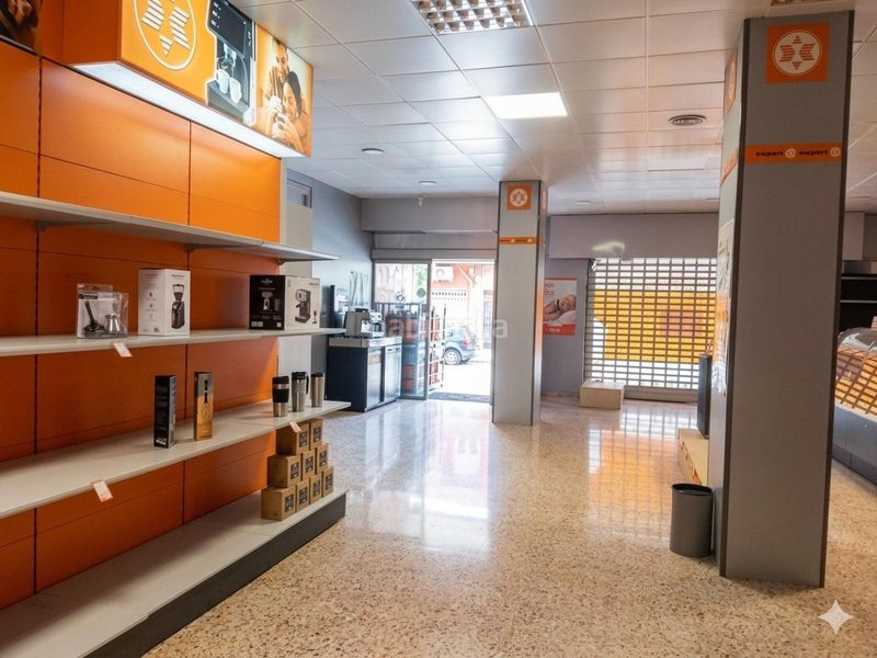 Foto ce7bf893-0a49-46d4-83b2-c0025fac6c53. Local comercial a Petrer