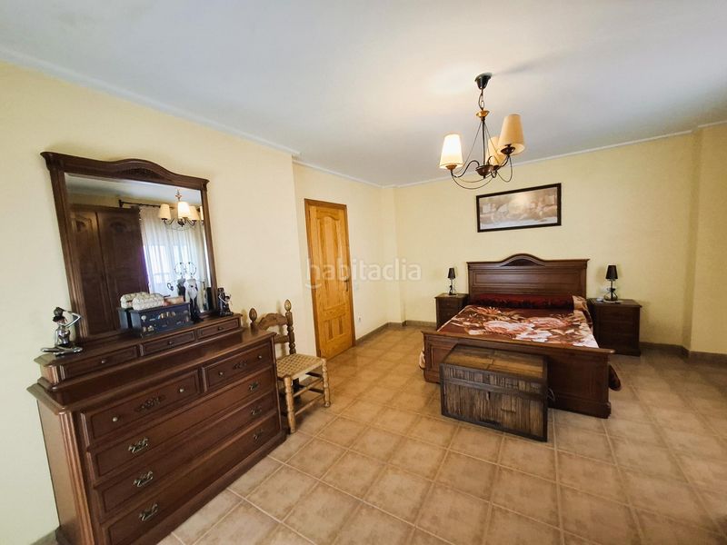 Foto b16e7a4e-5a61-4145-a326-145c3ab7713d. Casa adossada a Centro Ontinyent