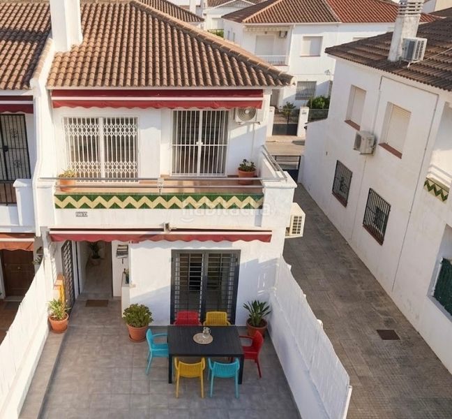 Foto 68eb9627-5a70-474c-bc11-da9f7e2a771d. Casa adosada en Cunidor Cunit