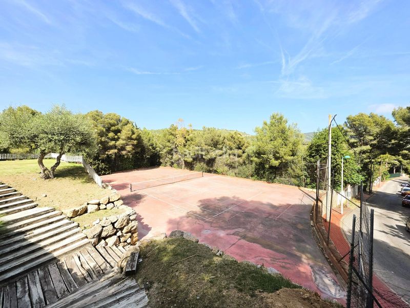 Foto 77eb29ef-45f4-4e83-9188-88bf6a7008bb. Casa adossada amb calefacció aparcament piscina a Sitges