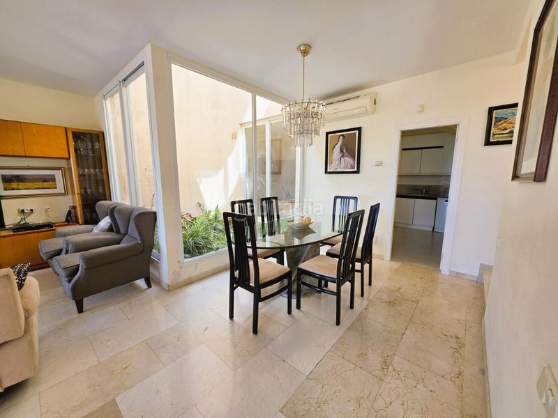 Foto a7e33e19-9f9c-4ec9-a1df-e575d1ac7731. Casa adossada amb calefacció aparcament piscina a Sitges