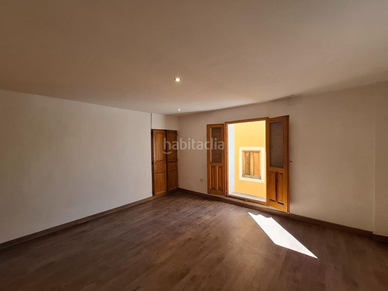 Foto a341fbe0-fd6f-48f9-a665-4fc91e4865d8. Casa adossada a Centro Ontinyent