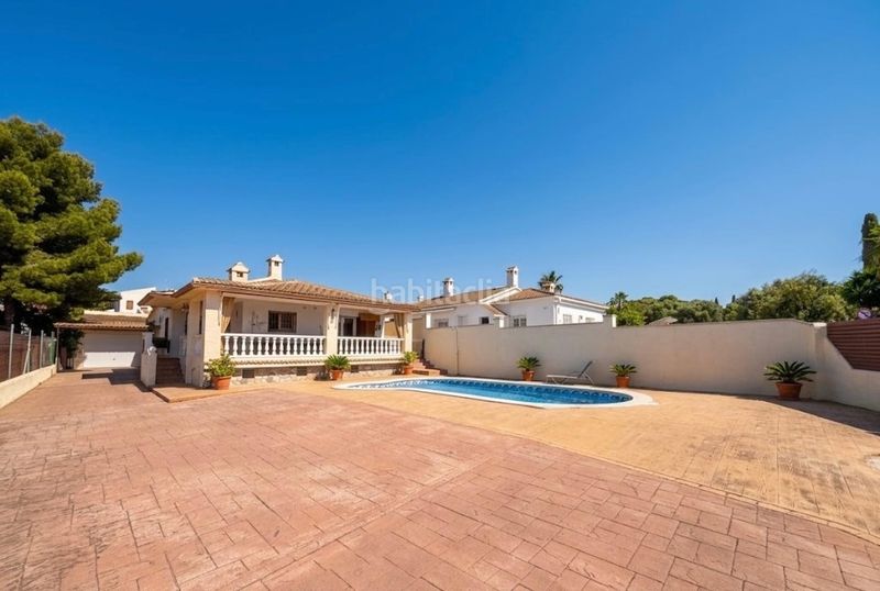 Foto 5980037c-f368-4721-b9da-9601bc1833dc. Casa amb calefacció aparcament piscina a Cunit residencial Cunit