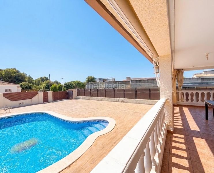 Foto daa1207e-864c-487a-b8d0-d86bfb21c64b. Casa amb calefacció aparcament piscina a Cunit residencial Cunit