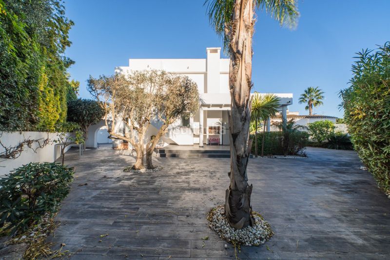 Foto 52c719d3-f68f-4667-b0c8-0fe0c6a0b454. Casa amb calefacció aparcament piscina a Montgrí Empuriabrava