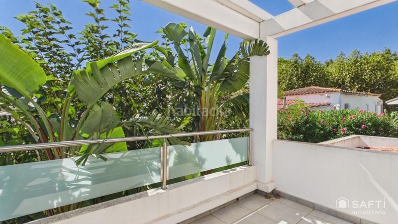 Foto b16754e9-f504-46fe-b9cf-f6dd2fefc965. Casa amb calefacció aparcament piscina a Montgrí Empuriabrava