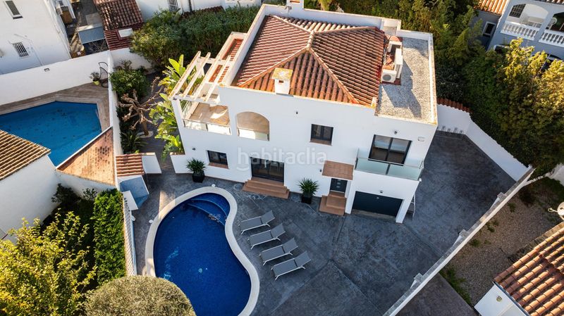 Foto b71fd694-4a6e-4293-96be-e6f822b930e9. Casa amb calefacció aparcament piscina a Montgrí Empuriabrava