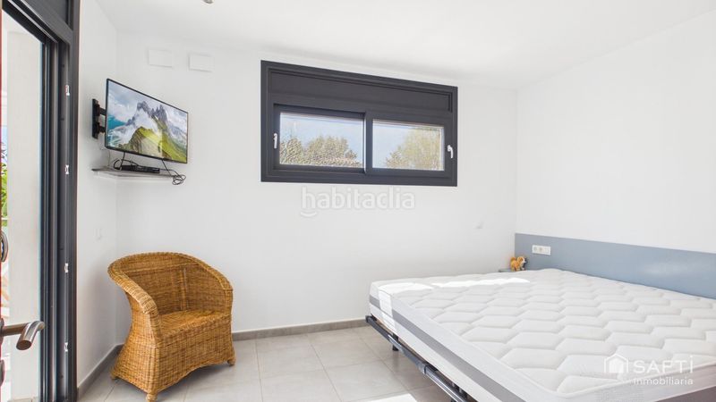 Foto d325a825-4b89-403b-b8b4-e7cf798488a1. Casa amb calefacció aparcament piscina a Montgrí Empuriabrava