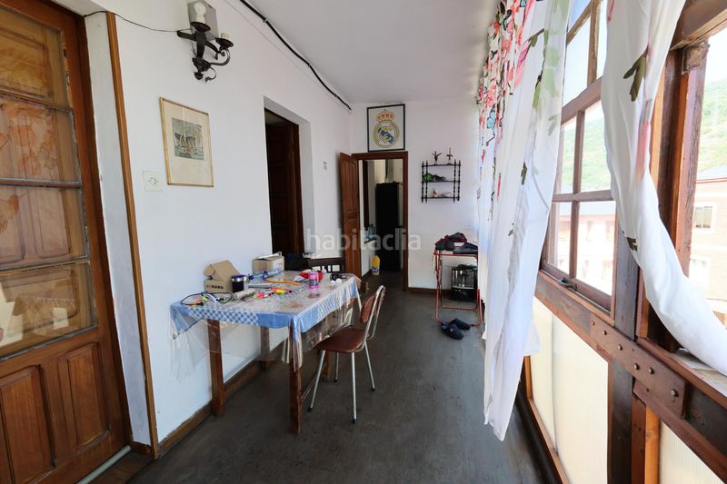 Foto f5f1dde9-3fb8-4426-a78b-8af676c06d82. Masia amb calefacció aparcament a Toreno