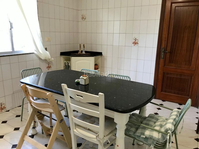 Foto 3c0231f5-a173-4b53-abaa-cbb4636f0f2a. Casa amb aparcament a Noia
