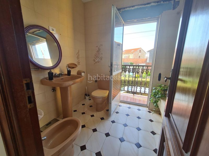 Foto 9215d1c2-d0d5-46e1-aabd-fc1633765a61. Casa amb aparcament a Noia