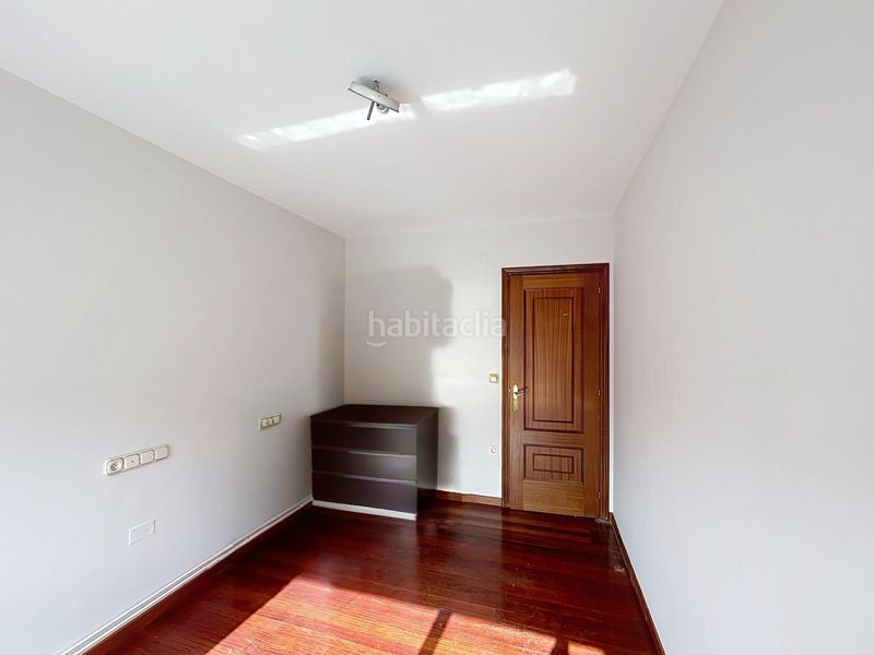 Foto b3df2469-43ae-47a8-b2e1-0d4adb5f2025. Pis a Padrón
