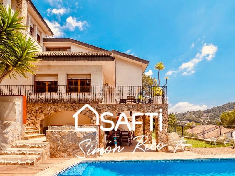 Foto 357a7831-e4a1-465a-a61a-17df0ecd8cdd. Casa amb aparcament piscina a Cervelló