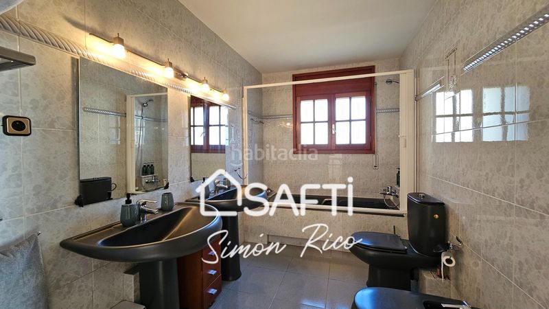Foto 40683f16-3e9b-451a-a66b-1e952736e4e4. Casa amb aparcament piscina a Cervelló