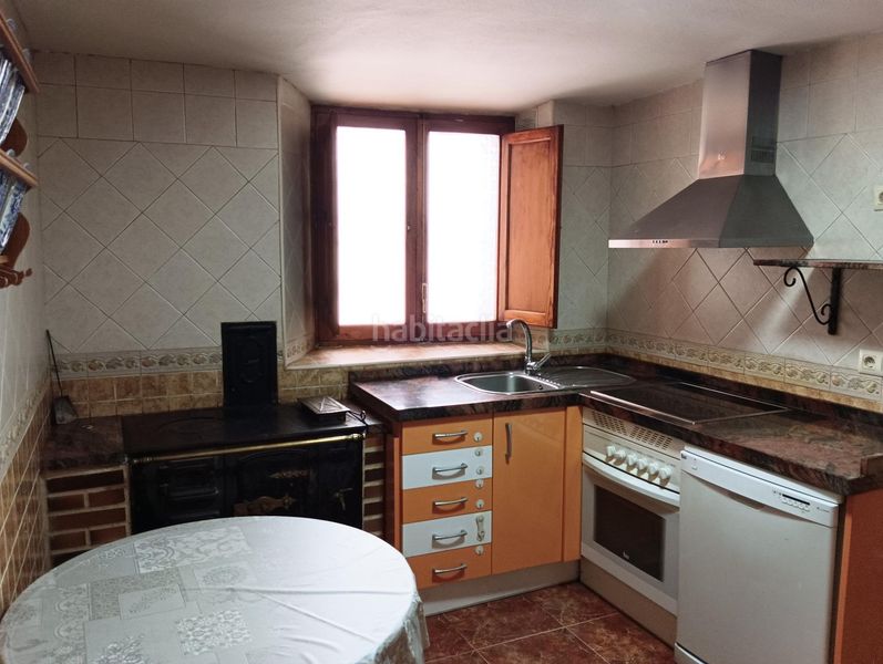 Foto 3a4c6d6f-a670-4791-831a-71503862401b. Casa amb calefacció a Migueláñez