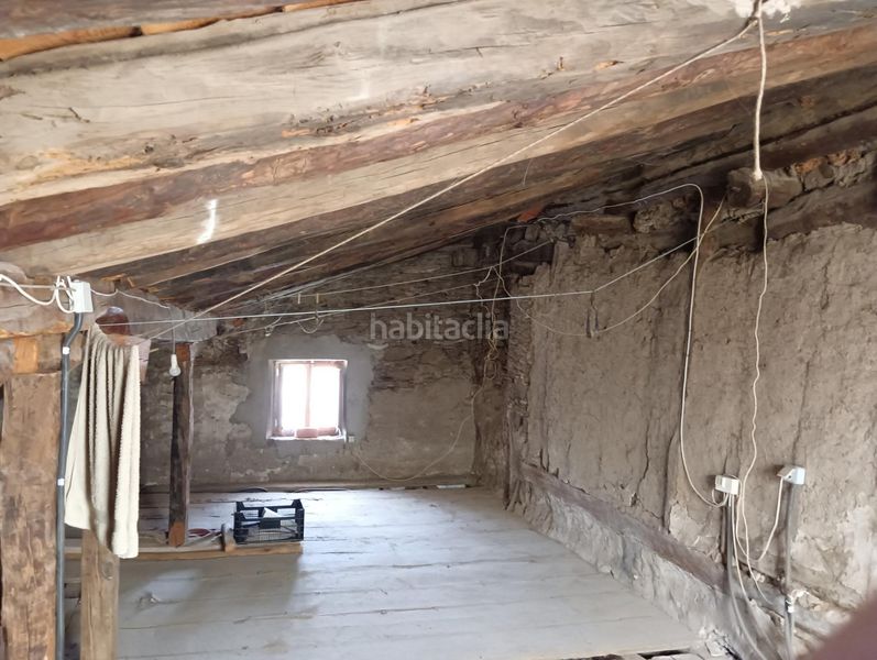 Foto f8a677d9-04de-4daa-9fa3-d1afbb27f0bc. Casa amb calefacció a Migueláñez