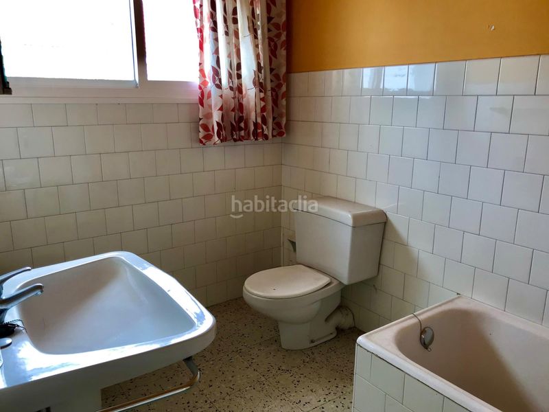 Foto c0627f9f-63af-4603-9ada-8709695540b2. Casa aparellada amb aparcament a Outes