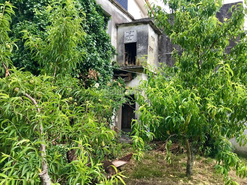 Foto c0fcd086-d37d-474d-8f10-6386bd8ed1eb. Casa aparellada amb aparcament a Outes
