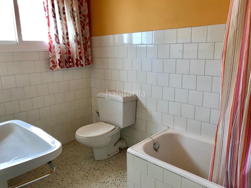 Foto c1bba8a7-5da8-4139-9d06-fd8b604efb6f. Casa aparellada amb aparcament a Outes