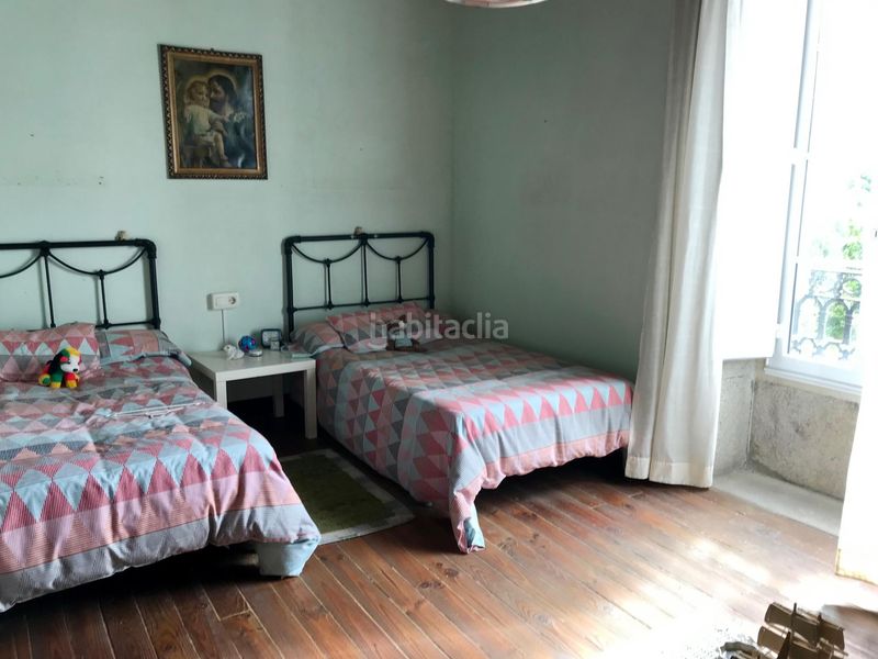Foto c39e3522-2583-4e37-9237-9f11532a21f8. Casa aparellada amb aparcament a Outes