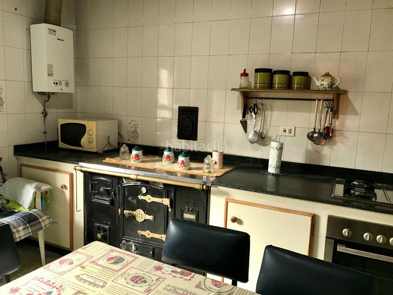 Foto cf46e2d1-899e-469d-b104-be4ed6f73fbf. Casa aparellada amb aparcament a Outes