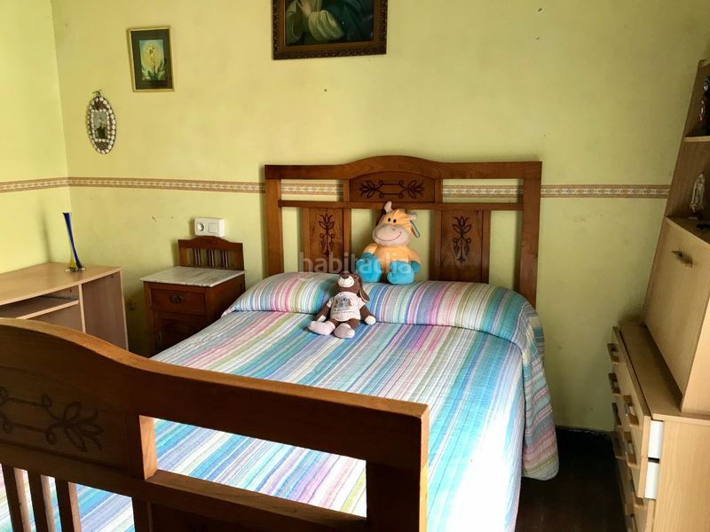 Foto f655ec24-6720-4fa7-9c23-68fe74481b29. Casa aparellada amb aparcament a Outes
