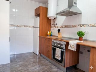 Casa adossada a Montroi / Montroy
