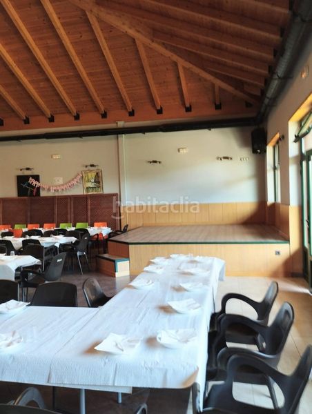 Foto e85f8f23-c802-4afb-acfb-d74bd324380a. Edificio in Alija del Infantado