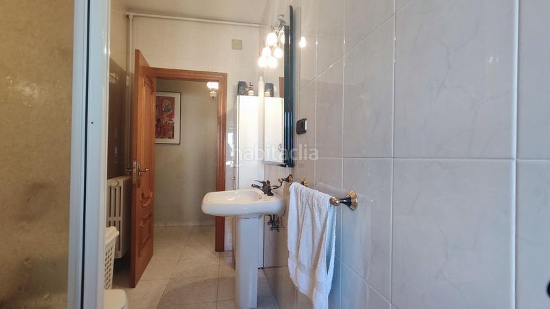 Foto 9aa8ea74-50c8-41b6-aa47-c230292cde27. Casa amb calefacció aparcament a Armunia León