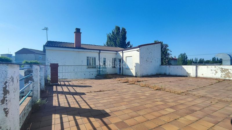 Foto c01d87f0-25f7-4500-b39b-5f2e3969717d. Casa amb calefacció aparcament a Armunia León