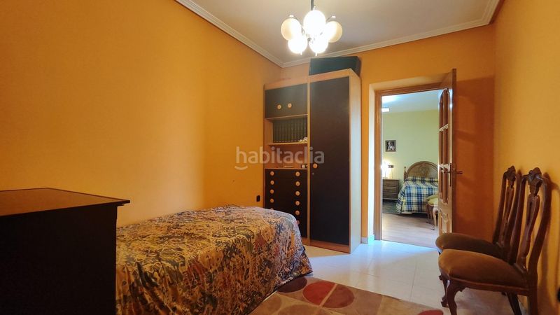 Foto ec423cf1-1c04-495d-9ea7-1d536f44473b. Casa amb calefacció aparcament a Armunia León