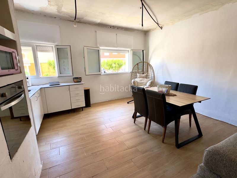 Foto 0b2fd600-57b5-4361-b740-a36241e8b314. Casa aparellada amb aparcament a Casco Urbano Vinaròs