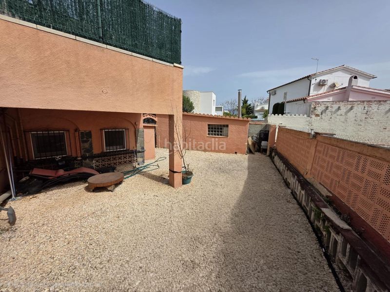 Foto bc711cdd-eb25-4446-b98f-0b780a9c2c56. Casa a Montgrí Empuriabrava