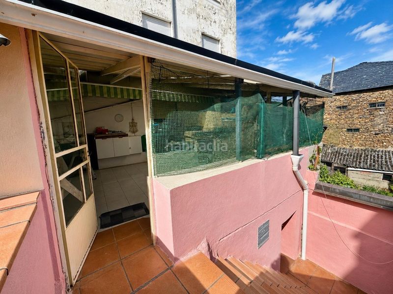 Foto 0cd8bfb5-5f05-4e9e-8962-5cc80ca99068. Edifici a Toreno