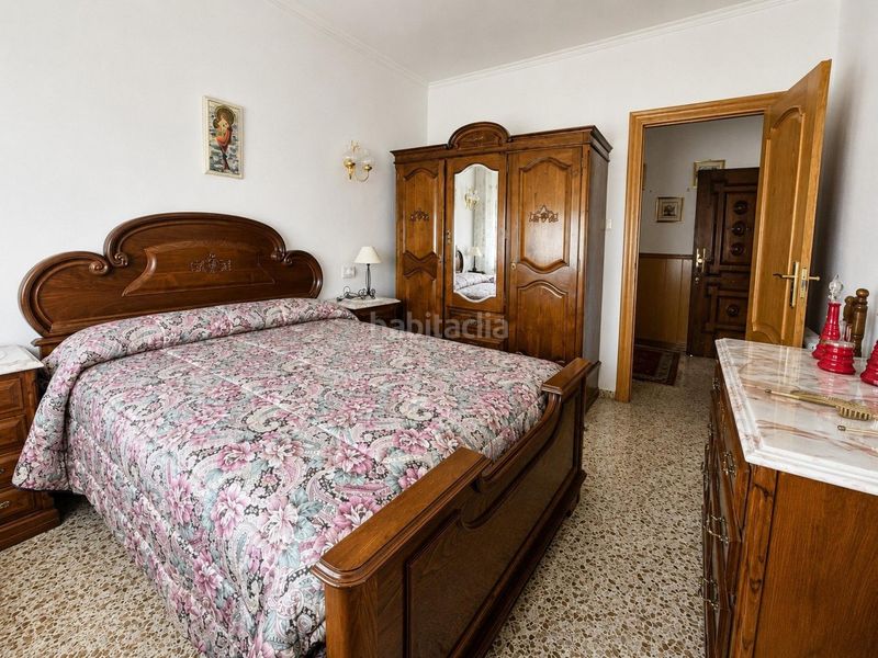 Foto f8b7dda5-f948-4bb6-bd40-80d8126139a1. Edifici a Toreno