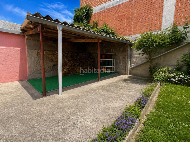 Foto fe1ef058-dbbd-4b7d-9eea-9247a4626f9f. Edifici a Toreno