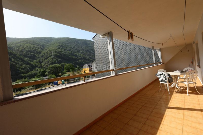 Foto 8e081ce6-c26d-4987-bb89-733a99938368. Casa amb calefacció aparcament a Toreno