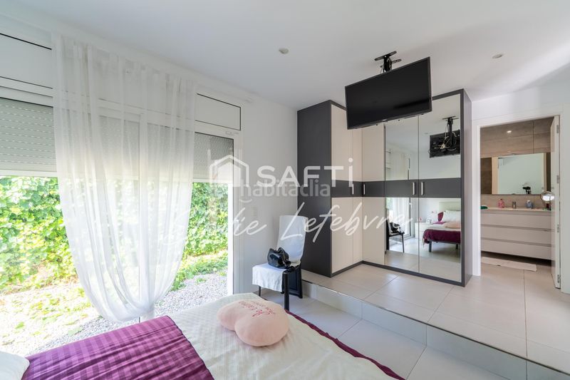 Foto 606b6331-26b9-44c0-a7e6-85100e9c9f86. Casa amb aparcament a Carlit - Montseny Empuriabrava