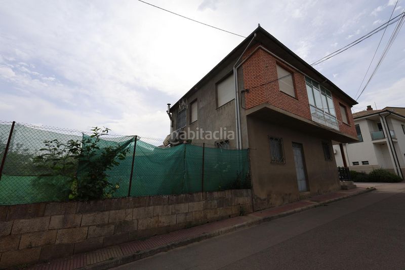 Foto e29fbde8-4836-4fce-b003-1fd902e2fbf5. Casa amb calefacció aparcament a Villadecanes