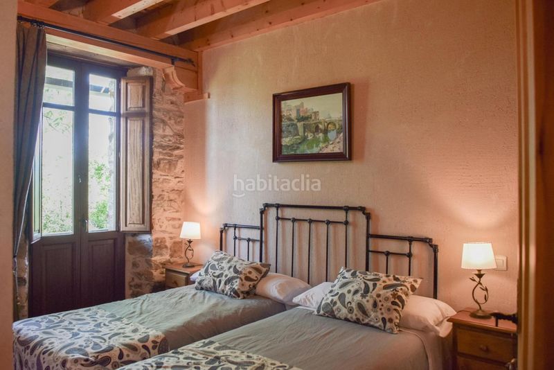 Foto d84d1d3d-968d-4f7e-bc66-231fa8f1f843. Edificio in Santa María de Ordás