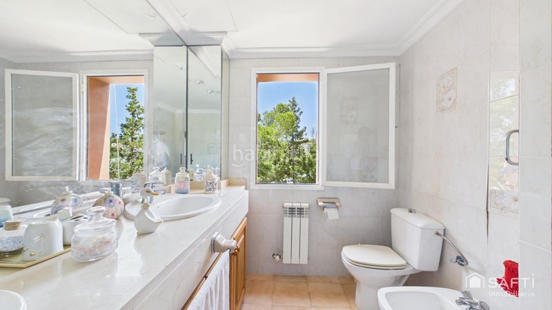 Foto bfcdbef3-6591-4920-be24-0e12d52db13a. Casa adossada amb aparcament piscina a Cas Català-Illetes Calvià