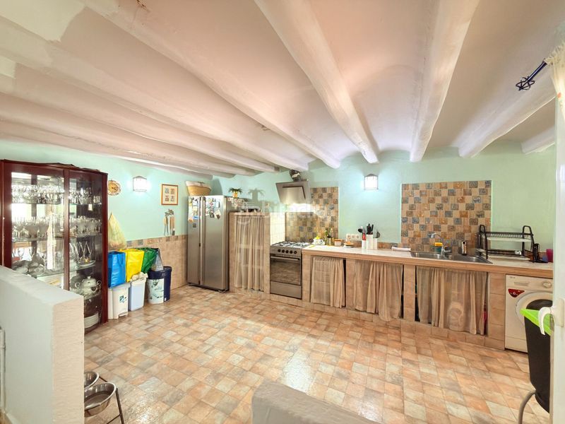 Foto a7ca2348-403a-48a5-8de9-61ec17f1fb31. Casa adossada amb calefacció aparcament a Piera