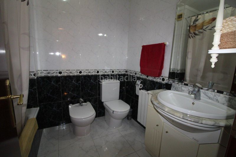 Foto 5adff0ec-b356-49e1-8429-db69ce0c21b2. Casa adossada amb calefacció aparcament a Sils