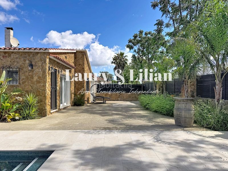 Foto f1b0fb74-cc34-46a7-8bfc-5361d58b1e32. Casa en Montgrí Empuriabrava
