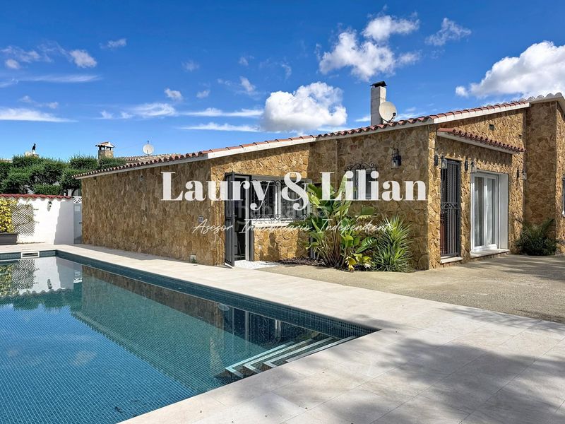 Foto fe284560-b79c-42e5-ae95-10a621aaaa3f. Casa en Montgrí Empuriabrava