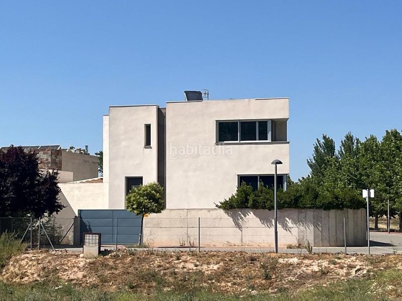 Foto 4c4a9928-d55f-4e8a-be47-ee0cc20fd5c9. Casa amb calefacció aparcament a Almansa