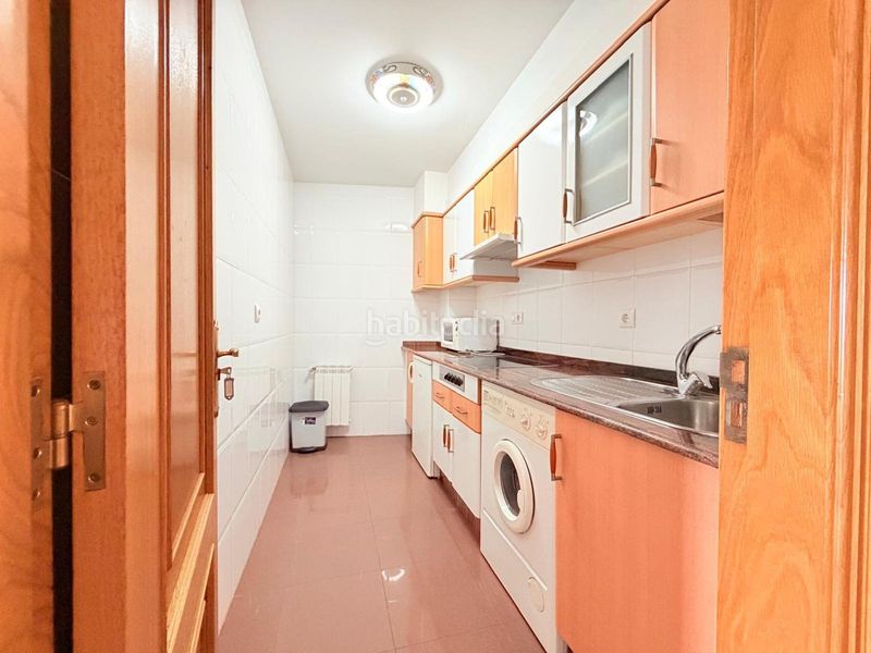 Foto e49d1f86-223d-4366-90e0-aefbfeddda11. Edificio in Noalla Sanxenxo