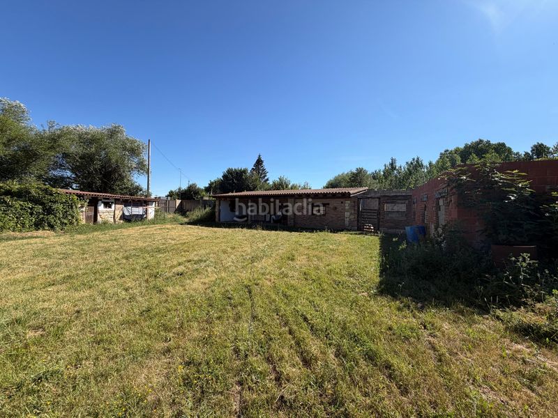 Foto a8bc6e54-e7ba-4704-a8e3-fe17b39793eb. Residential plot in Mansilla Mayor