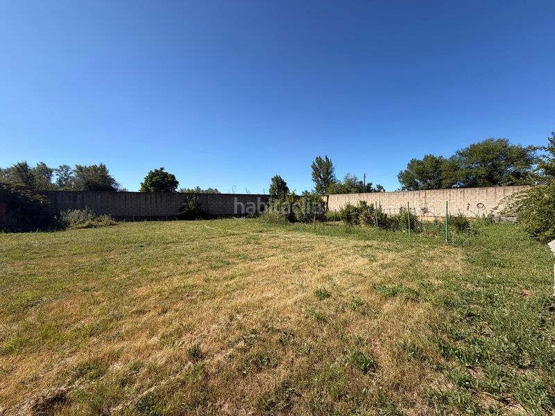 Foto d901ef55-7bd5-4d65-9b98-ad3737c32394. Residential plot in Mansilla Mayor